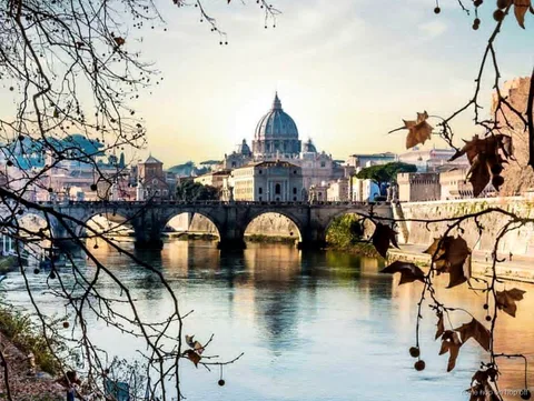 Crucero del combo de bus turístico y barco de Roma cerca de Trastevere