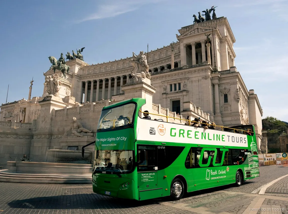 Passengers riding the Rome hop-on hop-off bus 3 routes ticket